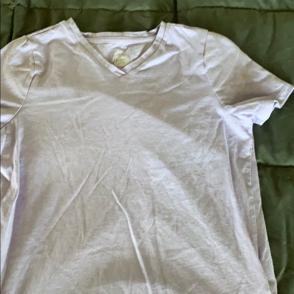 Girls XL v-neck T-Shirt